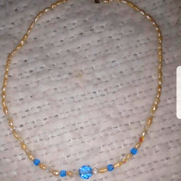 Handmade Women's Pearl & Beaded Necklace Handcrafted - Picture 7 of 9